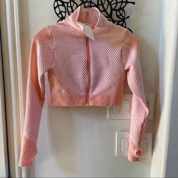 Astoria MOMENTUM Zip Crop Peaches and Cream M NWT - Picture 5 of 8